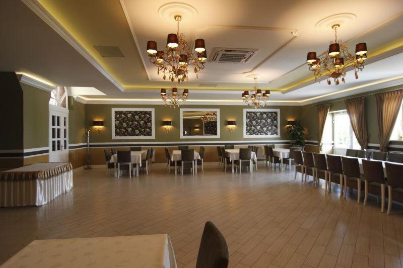 Hotel Pod Zlota Korona Opole Exterior photo