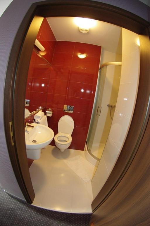 Hotel Pod Zlota Korona Opole Room photo
