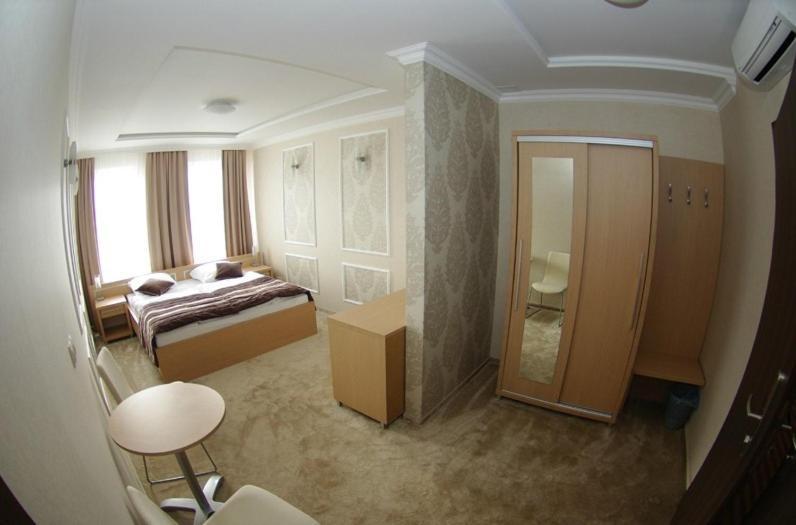 Hotel Pod Zlota Korona Opole Room photo